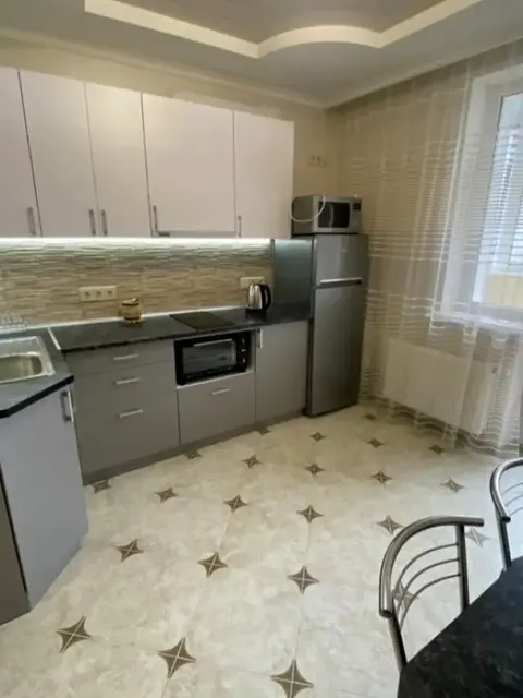 1-к. квартира, 35 м², 4/10 эт., Новгородская 20