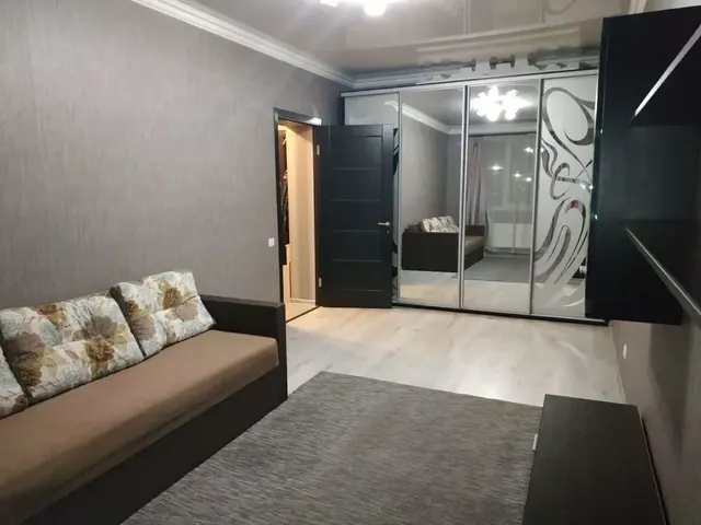 1-к. квартира, 35 м², 2/5 эт., Сдам на длительный срок.