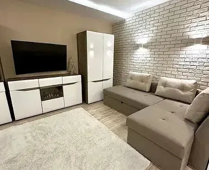1-к. квартира, 35 м², 2/5 эт., Строителей 6